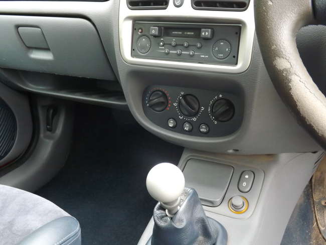 2001 RenaultSport Clio II 172 (Phase 2) 