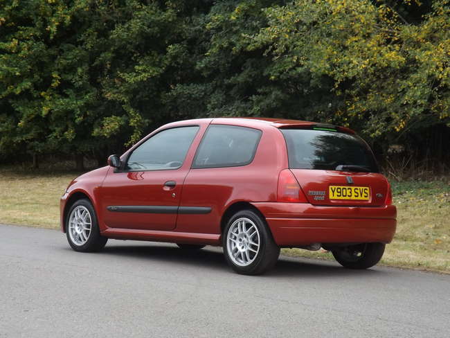 2001 RenaultSport Clio II 172 (Phase 2) 