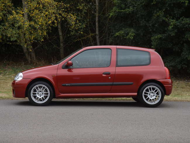 2001 RenaultSport Clio II 172 (Phase 2) 