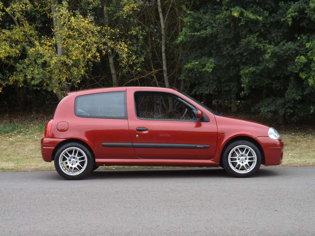 2001 RenaultSport Clio II 172 (Phase 2) 