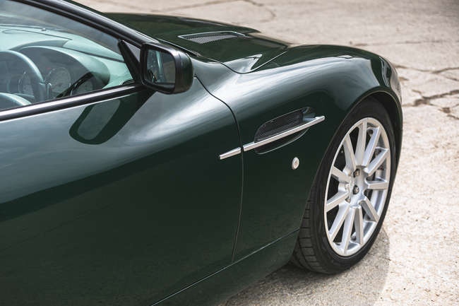 2005 Aston Martin Vanquish S 2+2