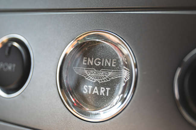 2005 Aston Martin Vanquish S 2+2