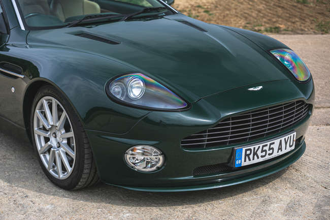 2005 Aston Martin Vanquish S 2+2