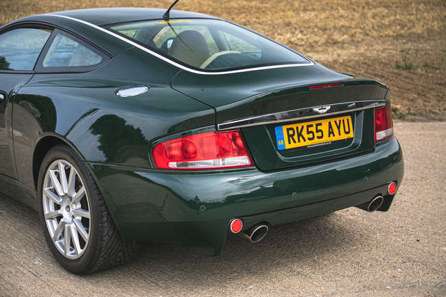 2005 Aston Martin Vanquish S 2+2