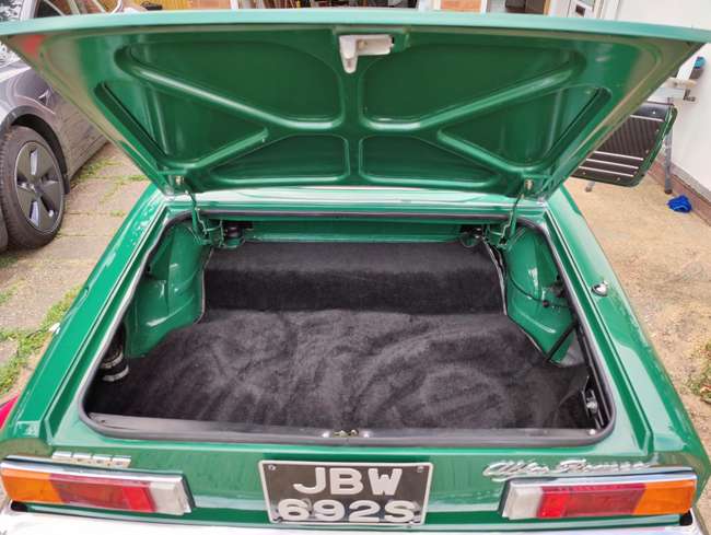 1978 Alfa Romeo 2000 Spider Veloce-Sold