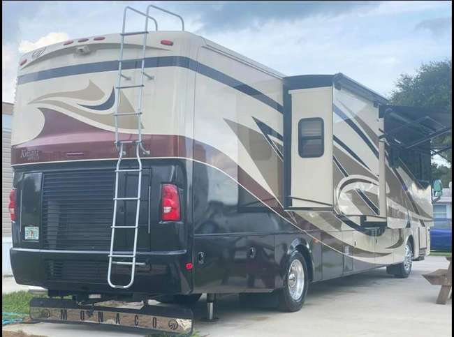 2008 Monaco Knight 41SKQ-Sold