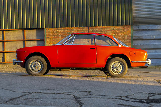 1974 Alfa Romeo 2000 GTV SE (Tipo 105.22)-Sold