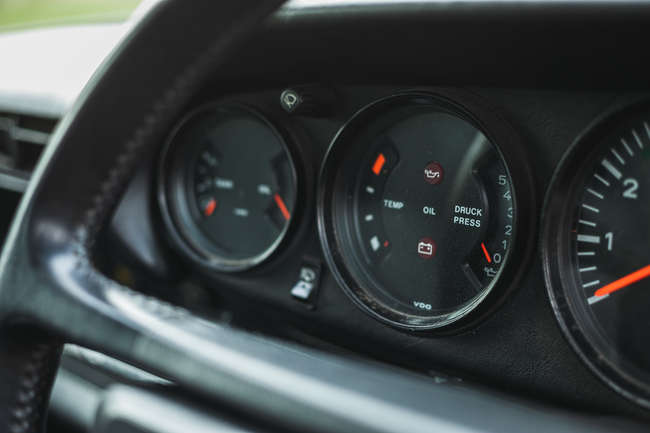 1985 Porsche 911 Carrera 3.2 Targa-Sold