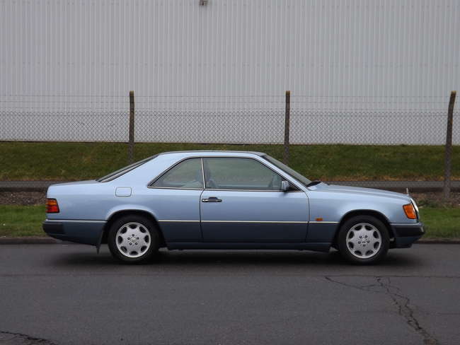 1992 Mercedes-Benz 230CE (C124)-Sold