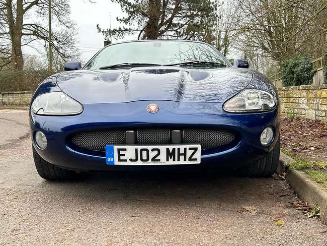 2002 Jaguar XKR Coupé-Sold