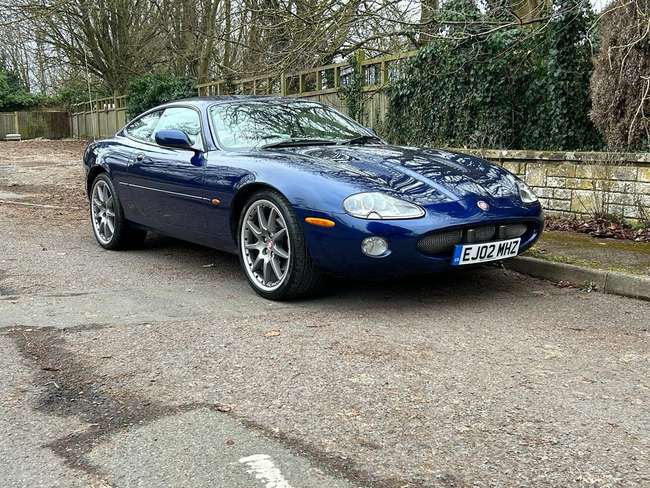 2002 Jaguar XKR Coupé-Sold