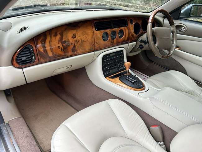 2002 Jaguar XKR Coupé-Sold