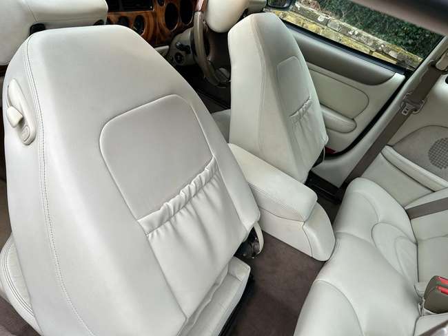 2002 Jaguar XKR Coupé-Sold