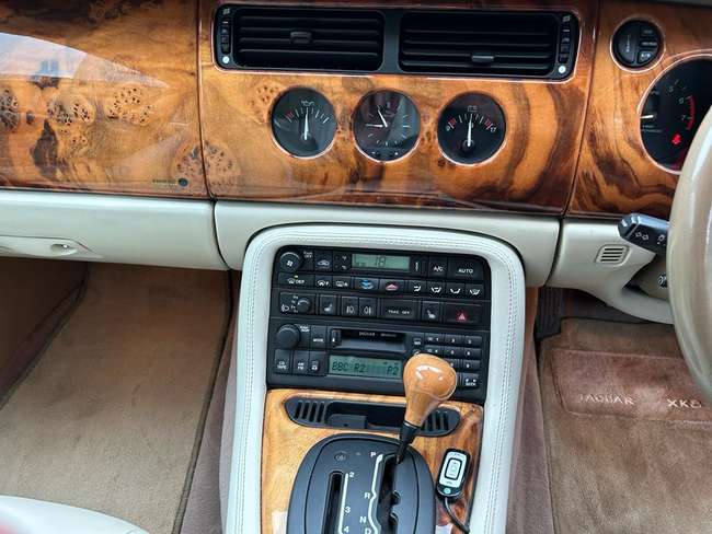 2002 Jaguar XKR Coupé-Sold