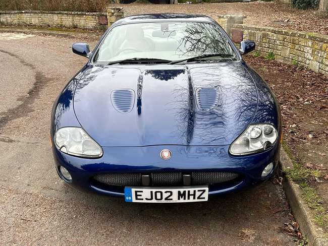 2002 Jaguar XKR Coupé-Sold