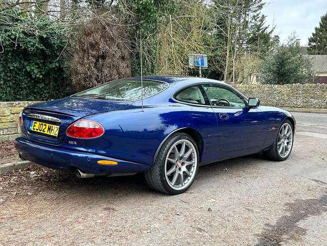 2002 Jaguar XKR Coupé-Sold