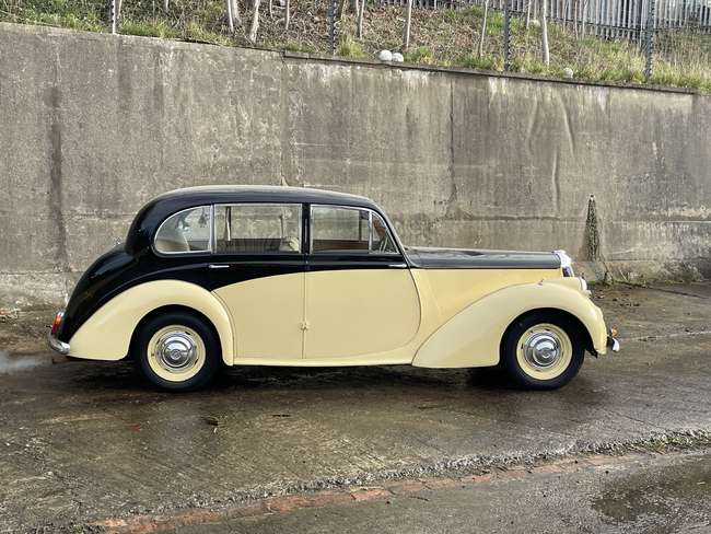 Iconic Auctioneers | 1952 Daimler Consort DB18 Saloon-Sold