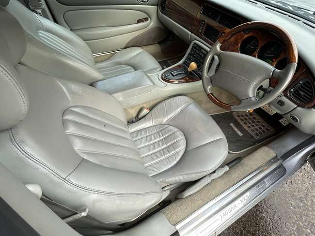 2002 Jaguar XK8 Coupé-Sold
