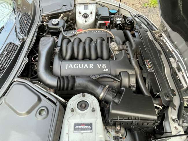 2002 Jaguar XK8 Coupé-Sold