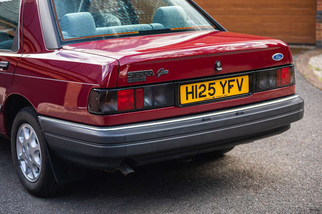 1990 Ford Sierra Sapphire 2.0 Ghia Auto - One Owner, 11,900 -Sold