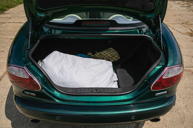 2003 Jaguar XKR 4.2 Coupé-Sold