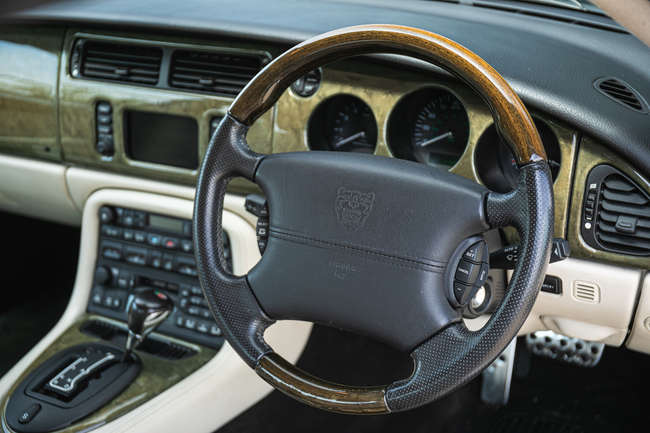 2003 Jaguar XKR 4.2 Coupé-Sold