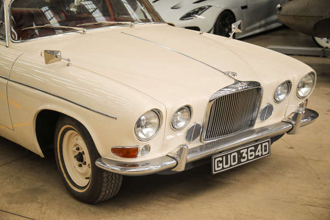 1966 Jaguar MK X Saloon-Sold