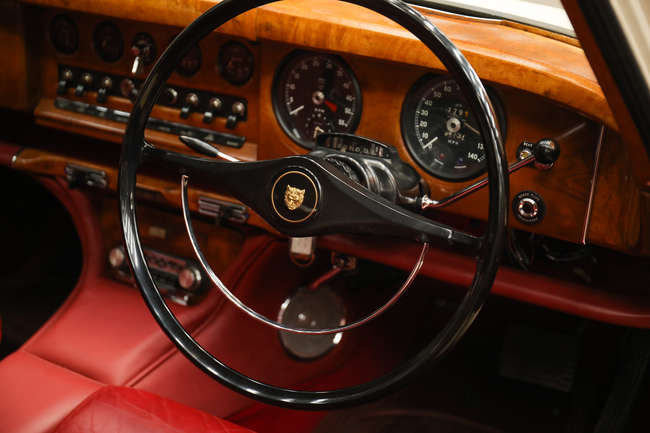 1966 Jaguar MK X Saloon-Sold