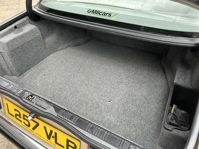 1993 BMW 730i SE (E32) Saloon-Sold