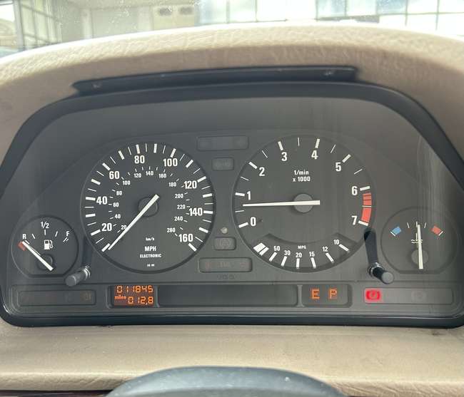 1993 BMW 730i SE (E32) Saloon-Sold
