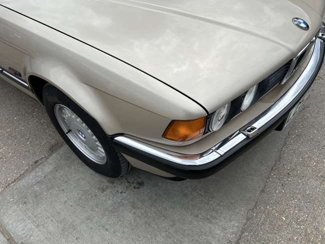1993 BMW 730i SE (E32) Saloon-Sold