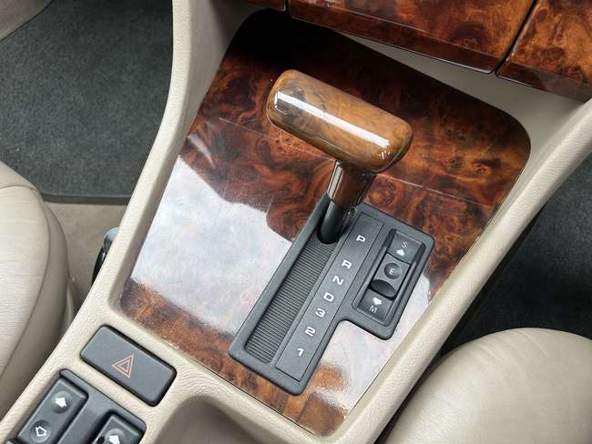1993 BMW 730i SE (E32) Saloon-Sold