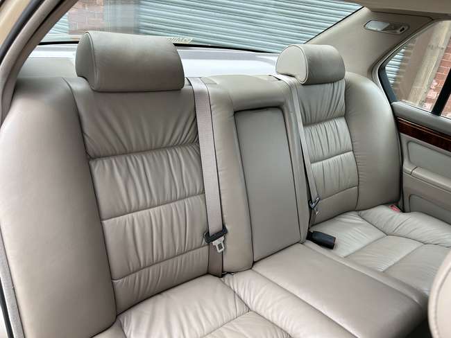 1993 BMW 730i SE (E32) Saloon-Sold