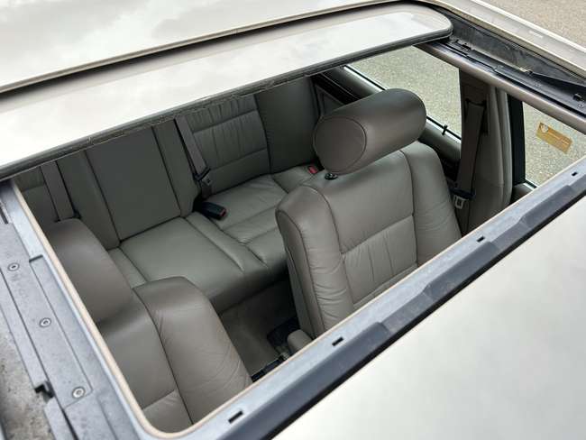 1993 BMW 730i SE (E32) Saloon-Sold