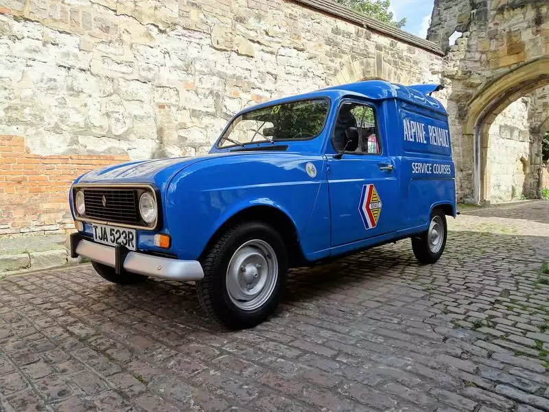 SOLIDO : RENAULT 4 Fourgonnette Pub Solido / Boite / Echelle 1.43 EUR 10,00 - FR