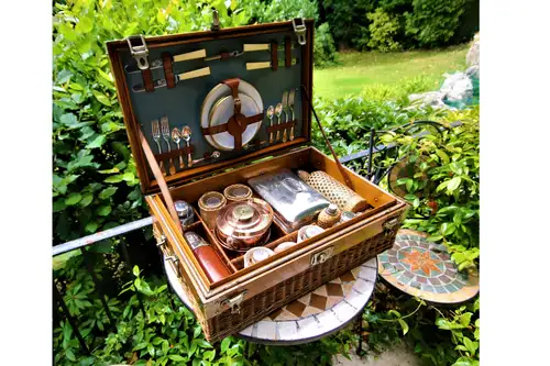 1905 Asprey Fine Wicker and Oak Cased Four Person Gigantic P-For Sale