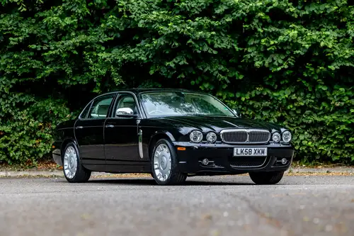 Photo 1 of 1 of 2008 Daimler Super Eight LWB - Final Edition