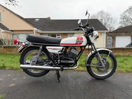 1975 Yamaha RD250B 247cc
