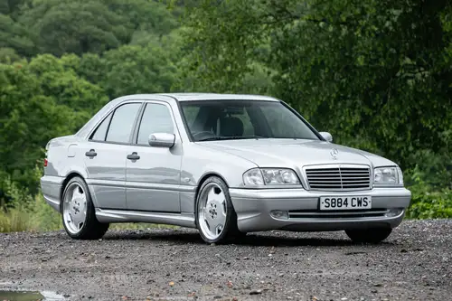 Photo 1 of 1 of 1998 Mercedes-Benz C55 AMG (W202) 5.4-Litre