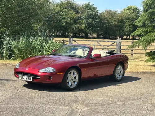 Photo 1 of 1 of 1997 Jaguar XK8 Convertible