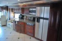 2007 Fleetwood Revolution 40 LE Full Wall Slide Out-For Sale