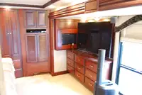 2007 Fleetwood Revolution 40 LE Full Wall Slide Out-For Sale