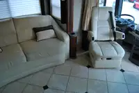 2007 Fleetwood Revolution 40 LE Full Wall Slide Out-For Sale