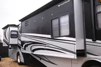 2007 Fleetwood Revolution 40 LE Full Wall Slide Out-For Sale