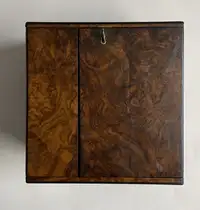 Figured Mahogany Cuban Cigar Humidor