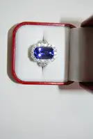 Stunning 7.75ct Tanzanite and Diamond Ring