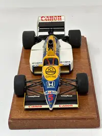 Hand-Made Model of Nigel Mansell's 1986 British GP-Winning W-For Sale