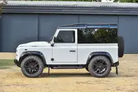 2015 Land Rover Defender 90 County 2.2-litre #002 GYRO Editi-Sold