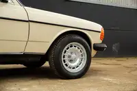 1985 Mercedes-Benz 230E (W123) Saloon-Sold