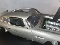 James Bond Aston Martin DB5 1/18 Diorama - Q Branch*-For Sale